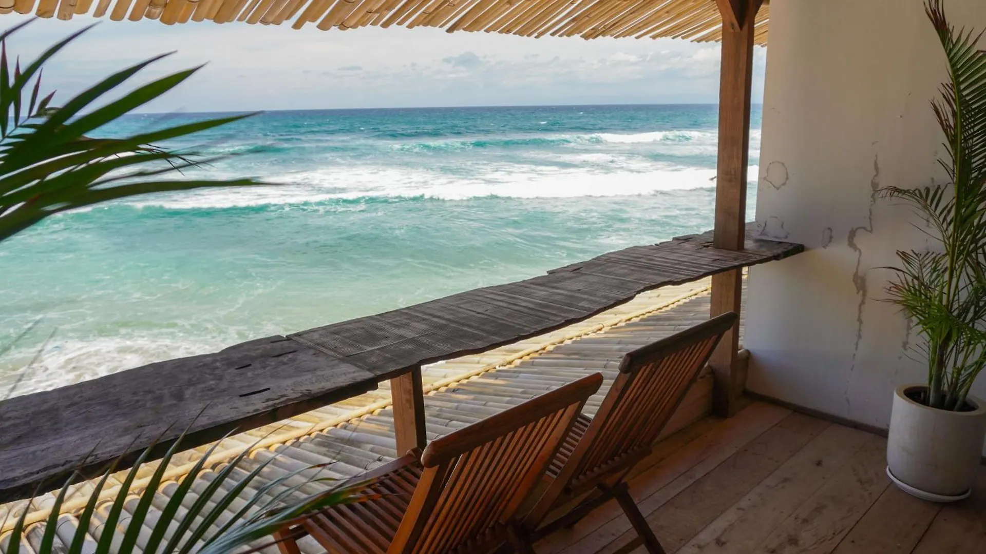 Hostel Beachfront - The Surf Lodge Uluwatu