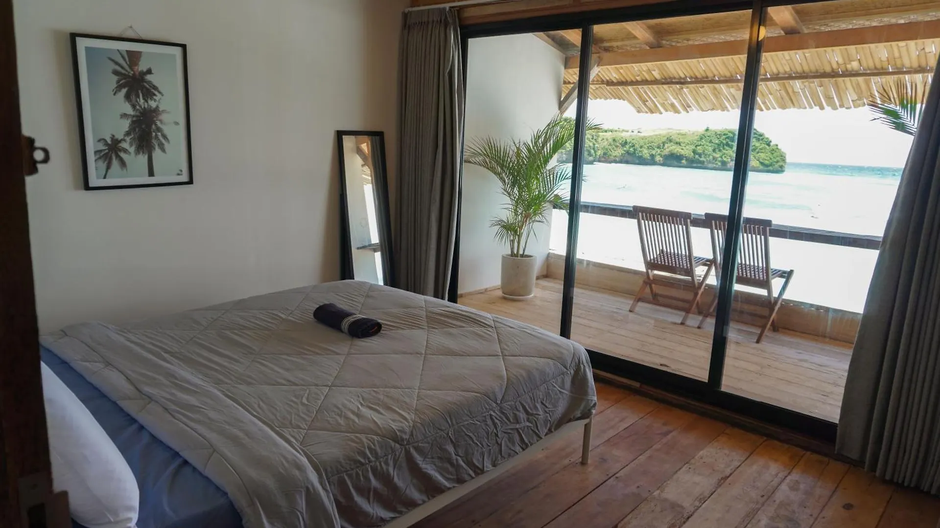 Hostel Beachfront - The Surf Lodge Uluwatu